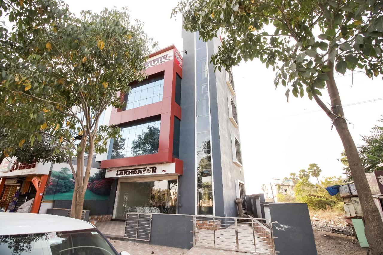 Oyo Flagship 71595 Hotel Lakhdatar Shegaon Exterior foto