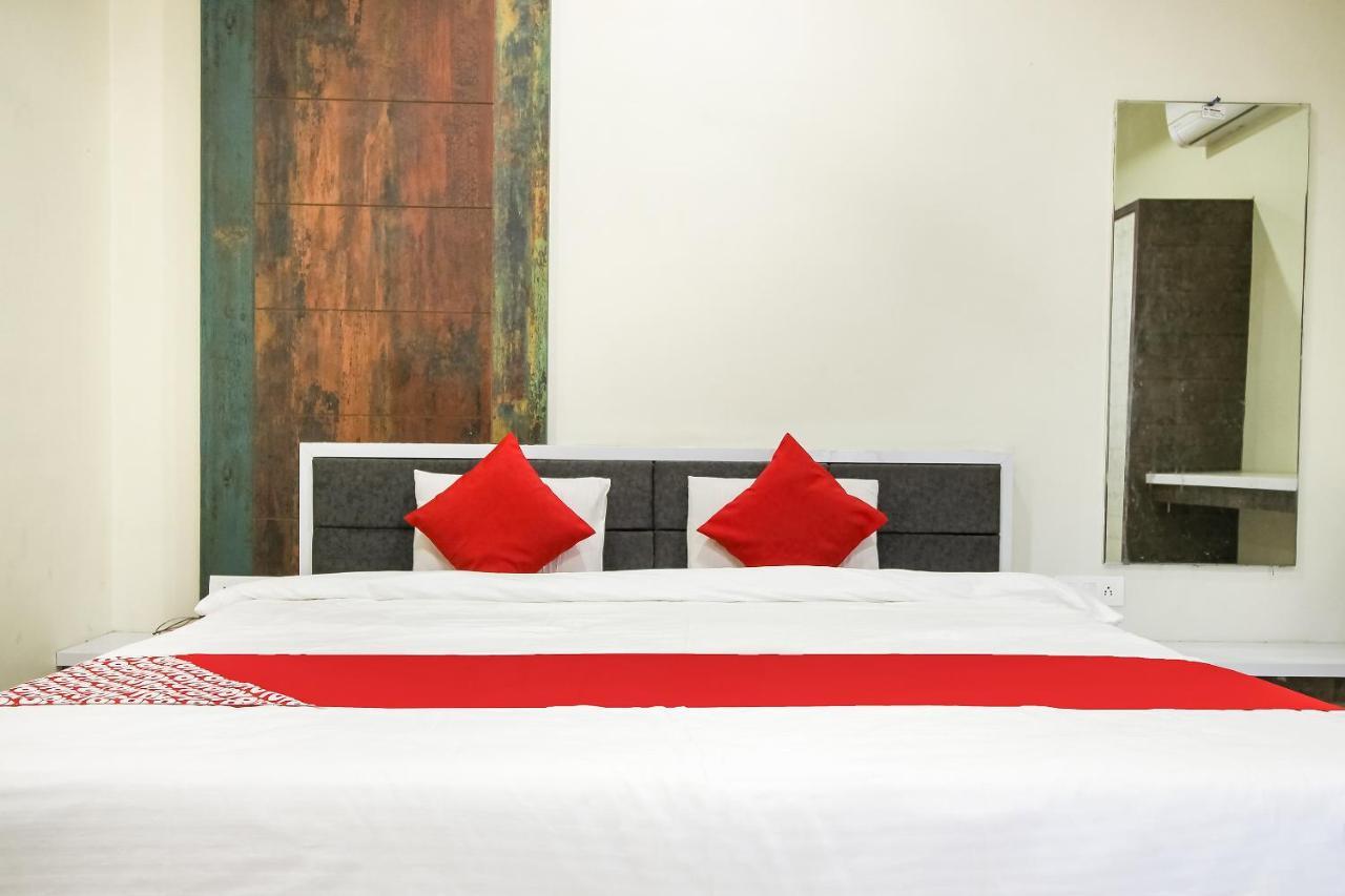 Oyo Flagship 71595 Hotel Lakhdatar Shegaon Exterior foto