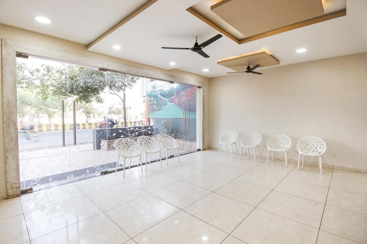 Oyo Flagship 71595 Hotel Lakhdatar Shegaon Exterior foto