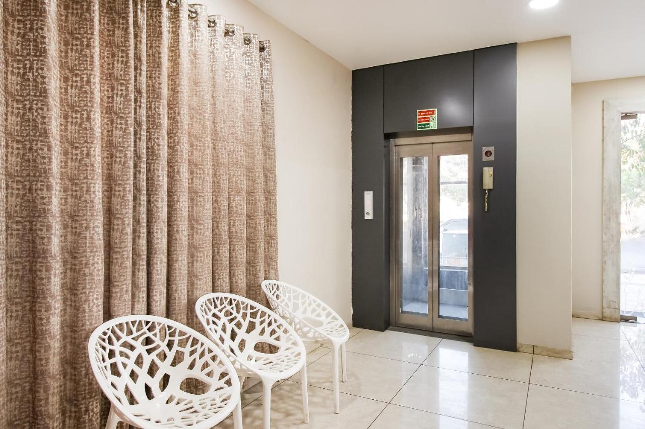 Oyo Flagship 71595 Hotel Lakhdatar Shegaon Exterior foto